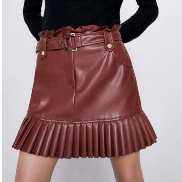 Zara Blogger Favorite Faux Leather Pleated Mini Skirt in Whiskey - Picture 8 of 16